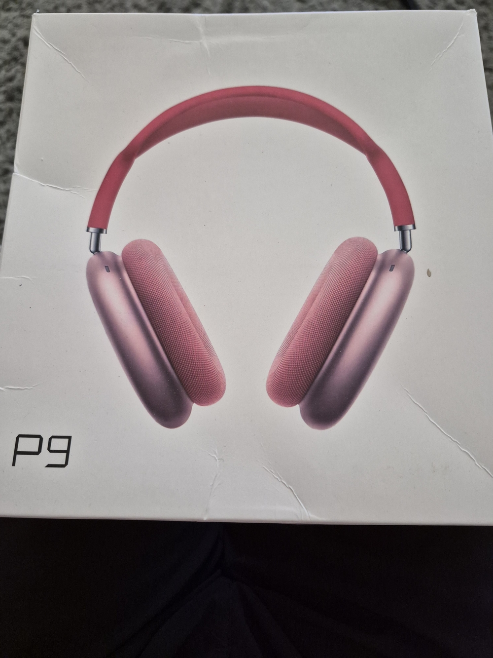 P9 Wireless Over-Ear Headphones in Pink